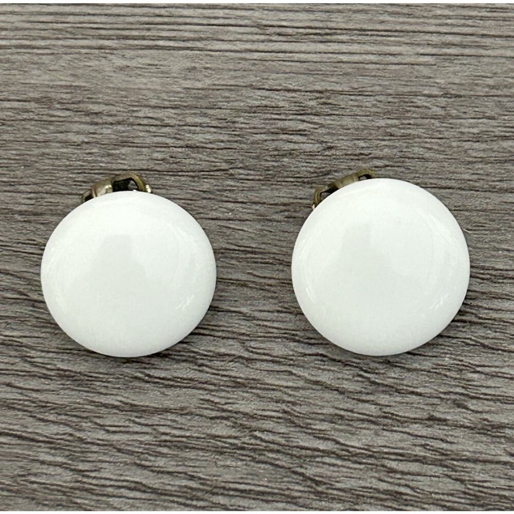Vtg Milk Glass Button Clip On Cabochon Earrings. - Picture 2 of 3